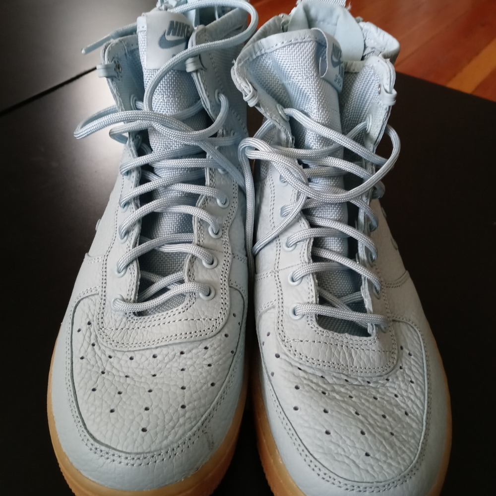 Nike Kids Sneakers - Light Blue and Gum Sole